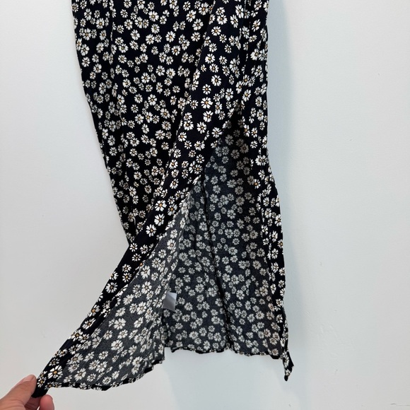 REFORMATION Bea Daisy Daisies Midi Skirt Black 0 - Picture 3 of 13